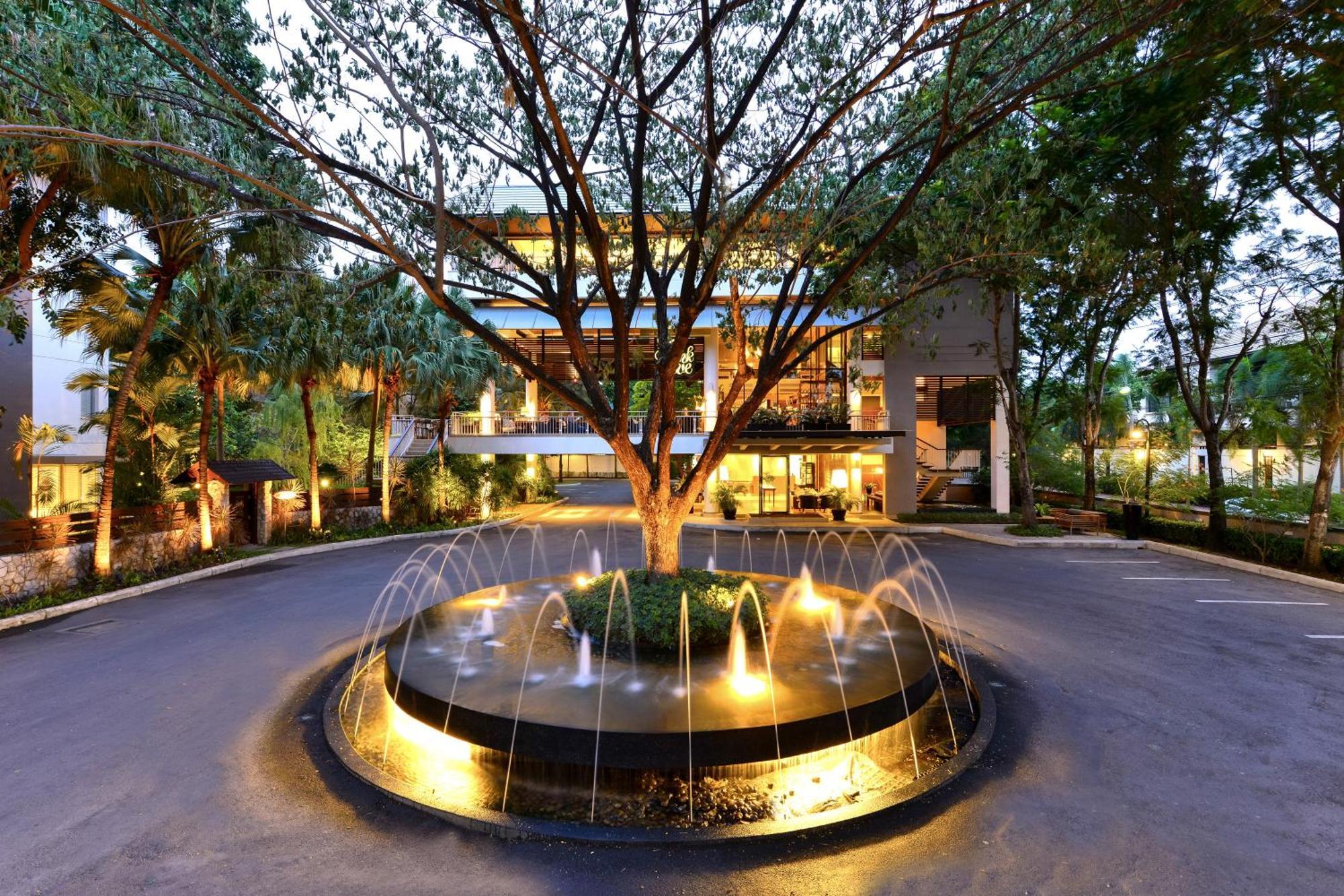 The Park Nine Hotel Srinakarin Bangkok Exterior photo